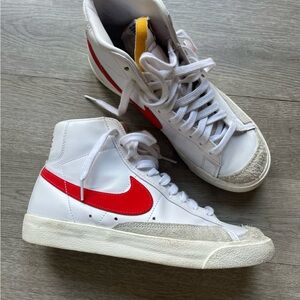 Nike Blazers High Tops (8)